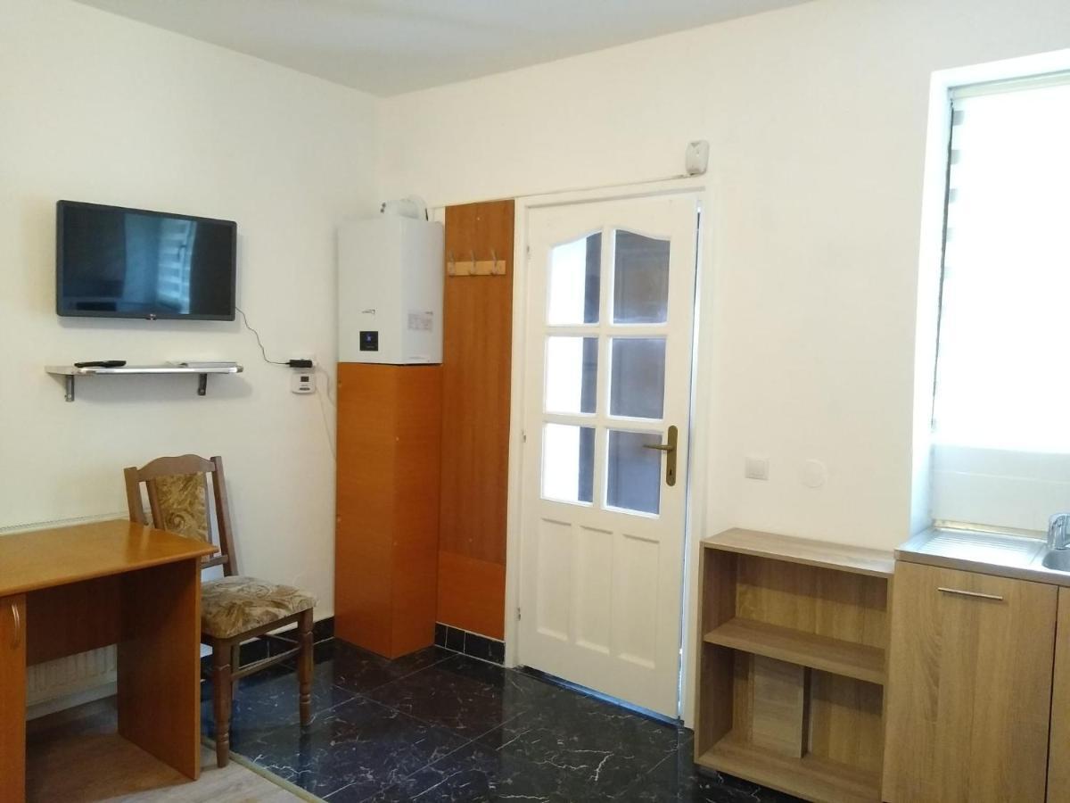 Апартаменты Garsoniera In Centru Клуж-Напока Экстерьер фото